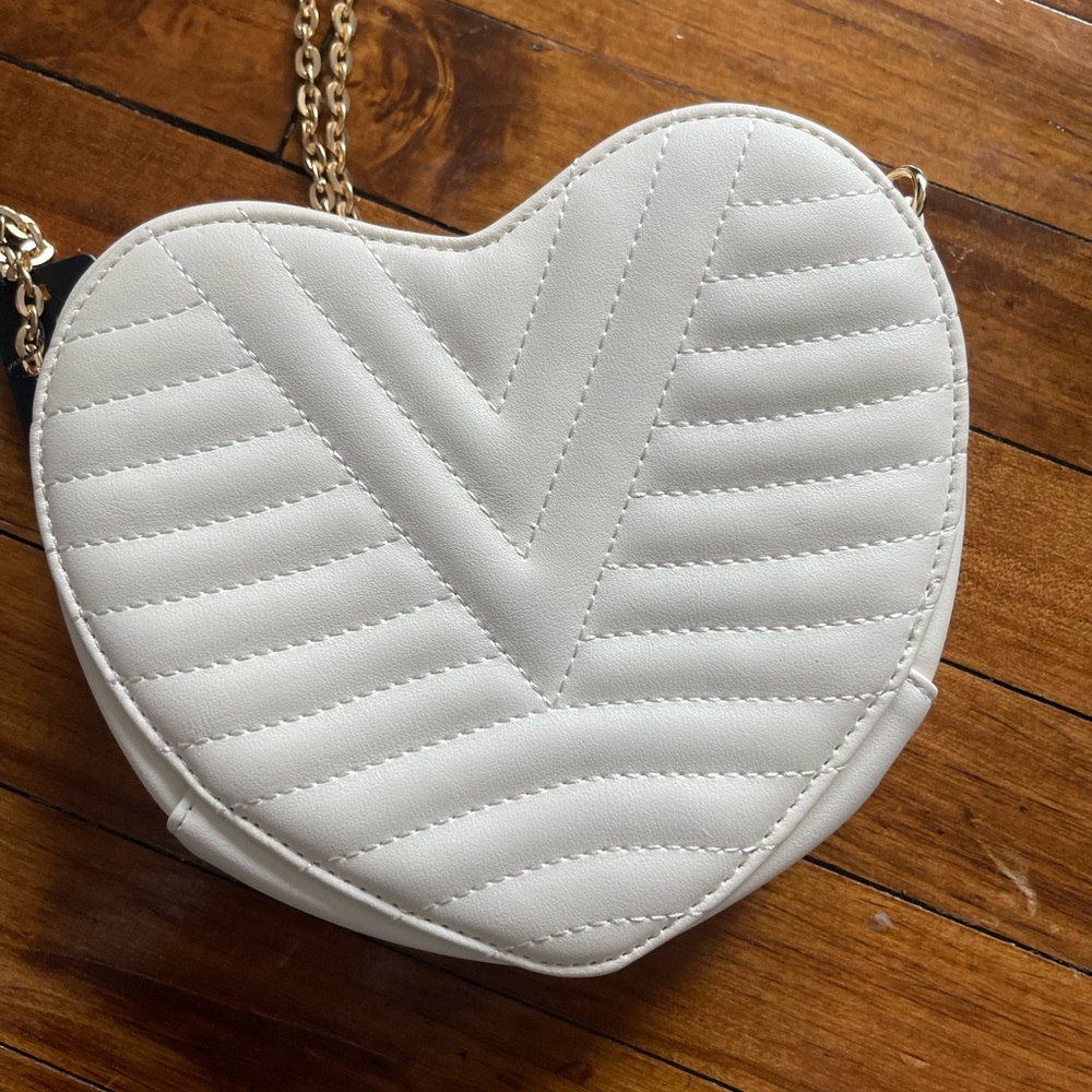 Heart Purse - Picture 2 of 8